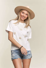 Load image into Gallery viewer, SOLID SHIRT W/PEARL ACCENT FLOWER PATCH- LET3629
