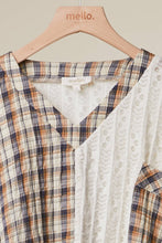 Load image into Gallery viewer, PRINT HALF CHECKER SHORT SLEEVES V NECK TOP

