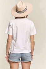 Load image into Gallery viewer, SOLID SHIRT W/PEARL ACCENT FLOWER PATCH- LET3629
