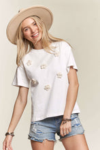 Load image into Gallery viewer, SOLID SHIRT W/PEARL ACCENT FLOWER PATCH- LET3629
