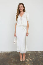 Load image into Gallery viewer, SATIN LACE TRIM V NECK PUFF SLEEVE BLOUSE
