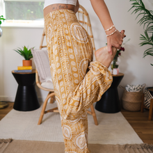 Load image into Gallery viewer, Amber Coast Harem Pants with Pockets
