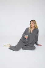 Load image into Gallery viewer, CRINKLE PLISSE ELASTIC WAIST LOUNGE PANTS
