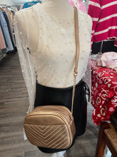 Load image into Gallery viewer, Tassel Crossbody
