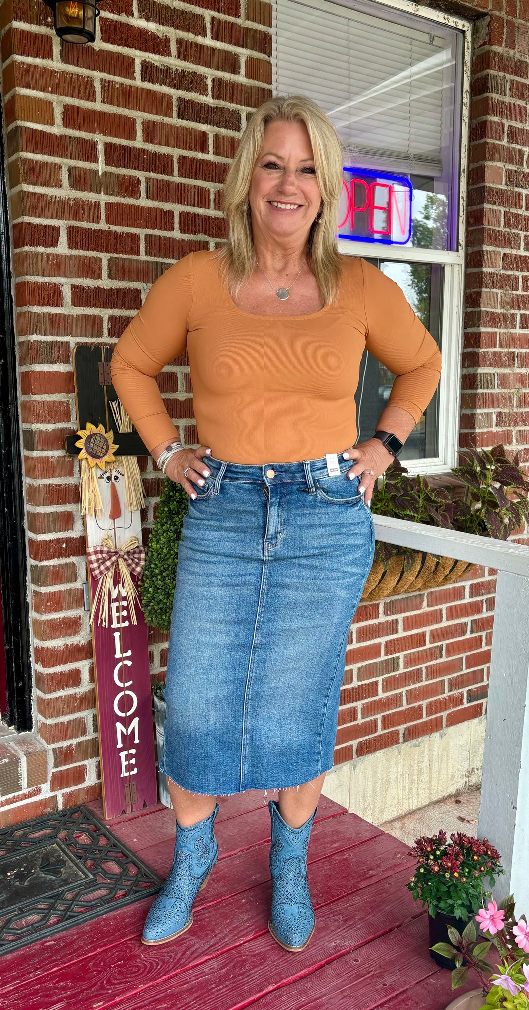 J.B. Mid Skirt