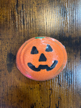 Load image into Gallery viewer, Halloween Bath Bombs
