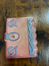 Load image into Gallery viewer, Halloween Bath Bombs
