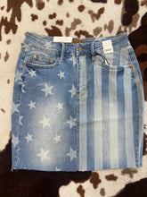 Load image into Gallery viewer, Judy Blue Stars n Stripes Skirt

