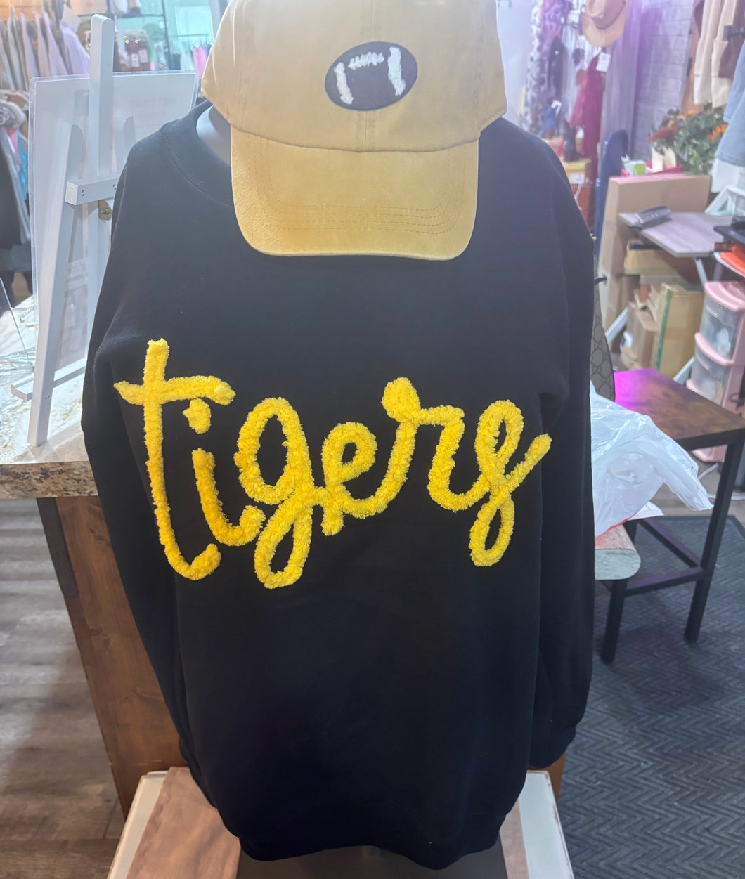 Tiger Yarn Sweatshirt