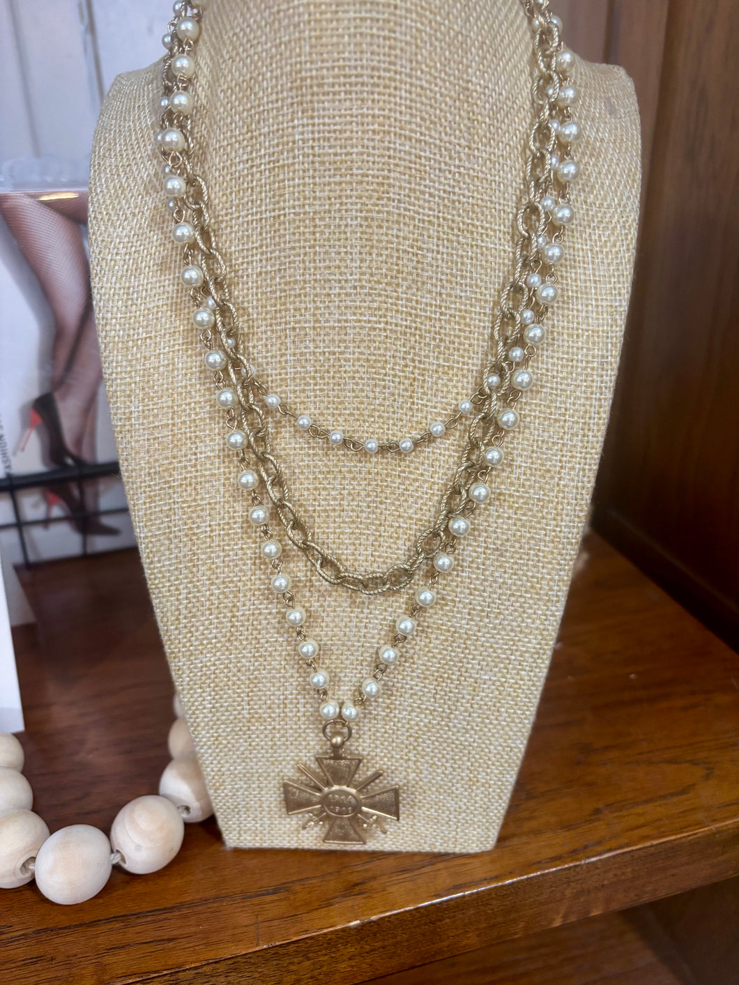 Layered Pearl and Chain Necklace