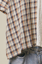Load image into Gallery viewer, PRINT HALF CHECKER SHORT SLEEVES V NECK TOP
