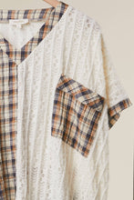 Load image into Gallery viewer, PRINT HALF CHECKER SHORT SLEEVES V NECK TOP
