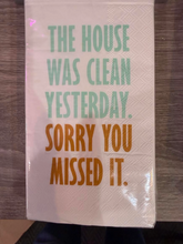 Load image into Gallery viewer, Paper guest towels
